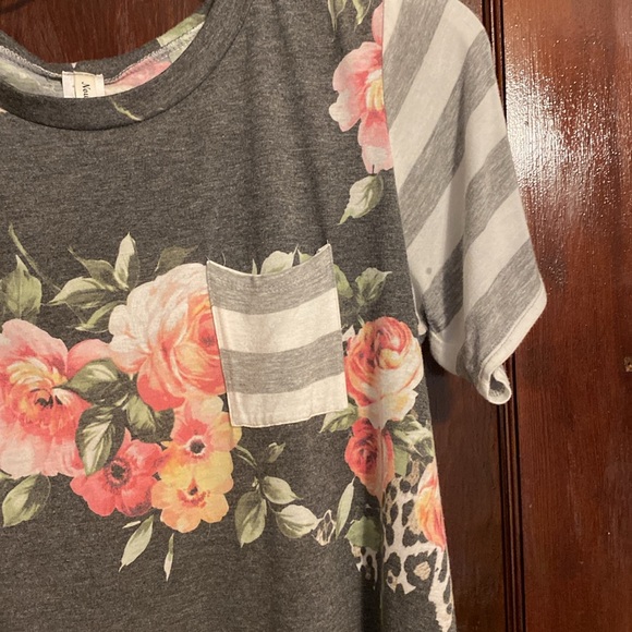 Now and forever short sleeve top - Picture 2 of 6